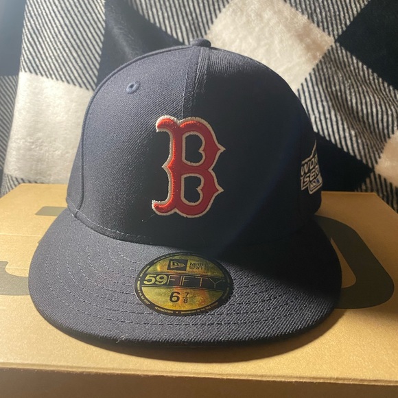 Men's Boston Red Sox New Era Navy Side Patch 2004 World Series 59FIFTY Fitted - Picture 1 of 3